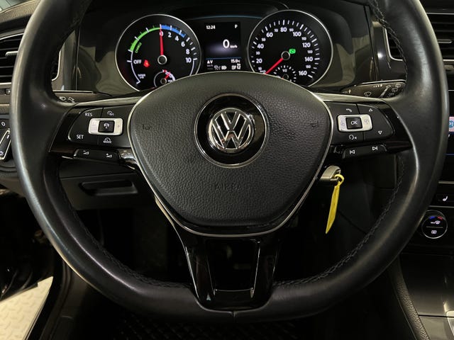 2018 VOLKSWAGEN GOLF - 19