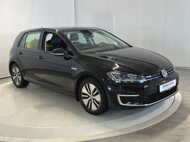 WVWZZZAUZJW900229 2018 VOLKSWAGEN GOLF-1