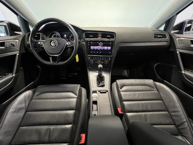 WVWZZZAUZJW900229 2018 VOLKSWAGEN GOLF-4