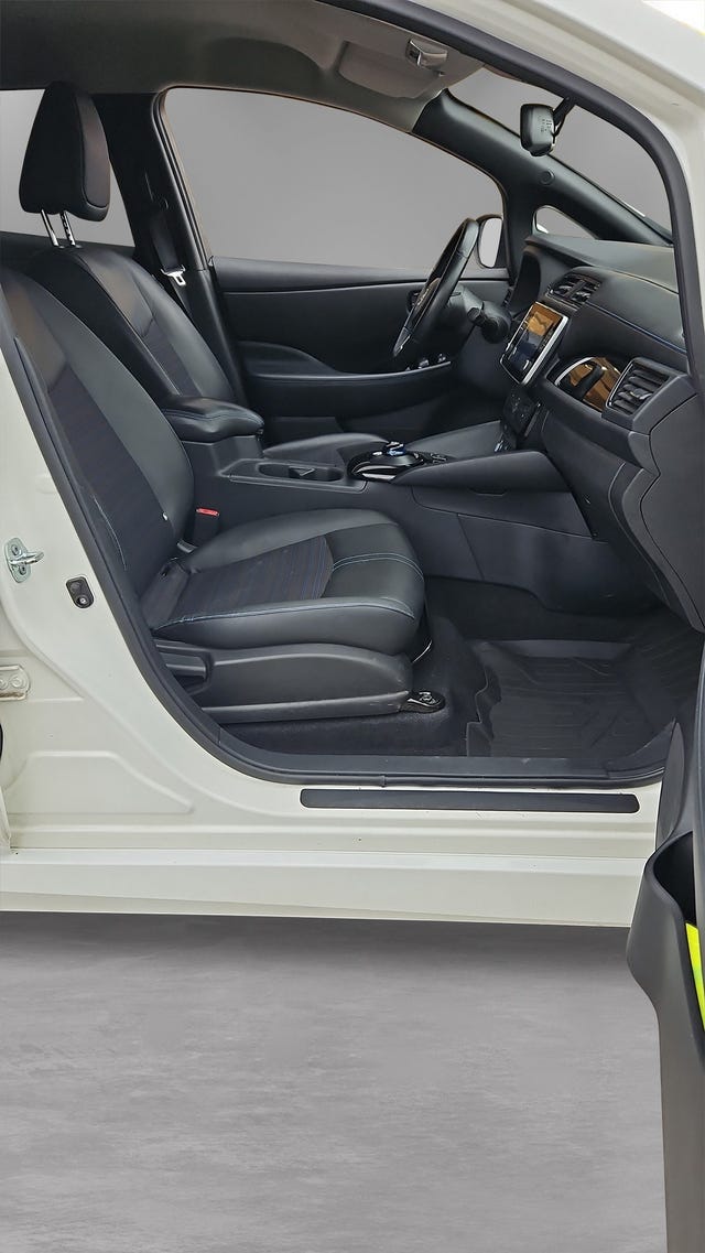 2021 NISSAN LEAF - 7