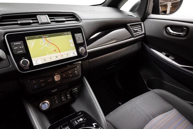 2022 NISSAN LEAF - 15