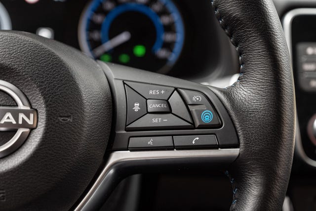 2022 NISSAN LEAF - 13