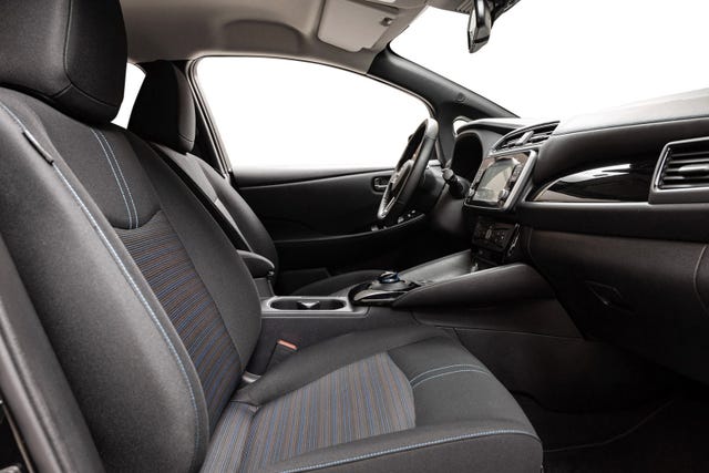 2022 NISSAN LEAF - 24