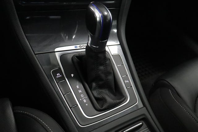 2018 VOLKSWAGEN GOLF - 23