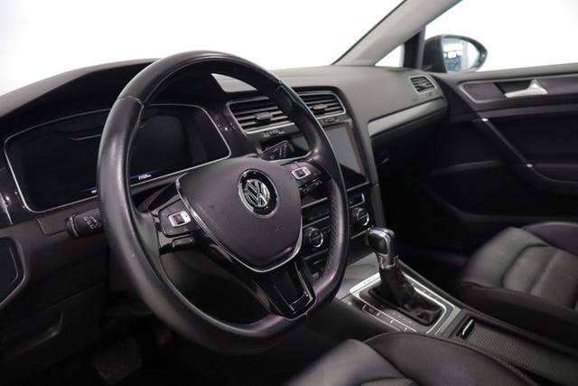 2018 VOLKSWAGEN GOLF - 9
