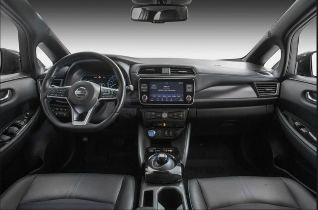 2022 NISSAN LEAF - 10