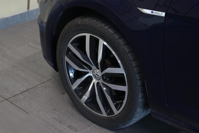 2019 VOLKSWAGEN GOLF - 10