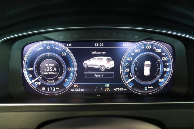 2019 VOLKSWAGEN GOLF - 19