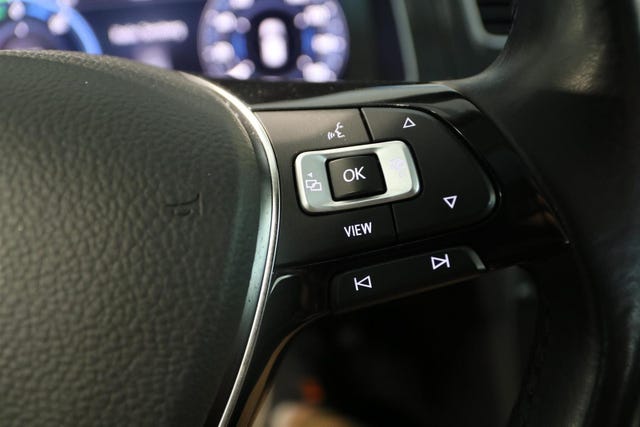 2019 VOLKSWAGEN GOLF - 24