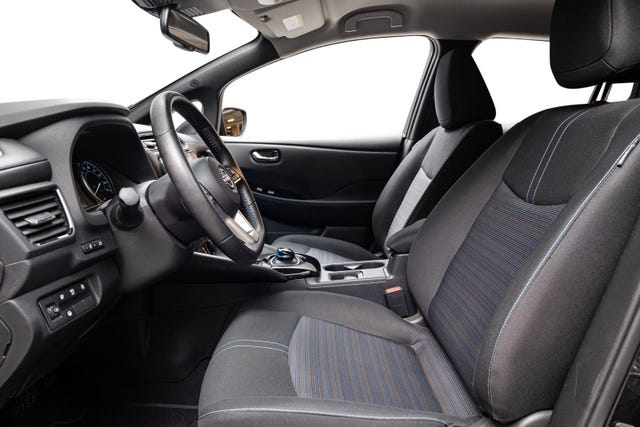 2022 NISSAN LEAF - 9