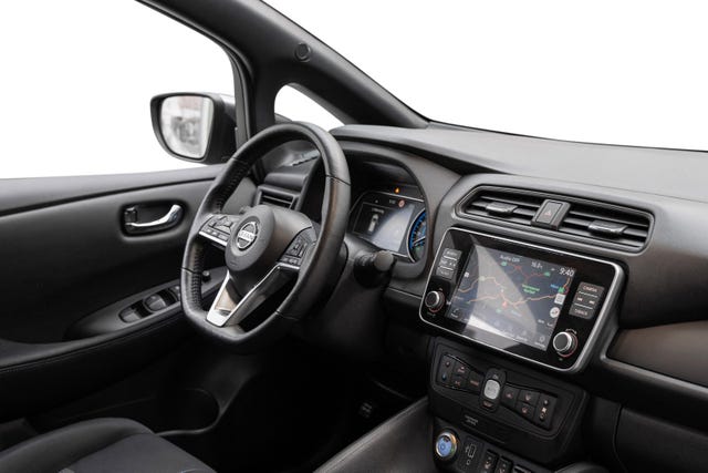 2021 NISSAN LEAF - 22