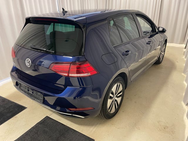 2018 VOLKSWAGEN GOLF - 40