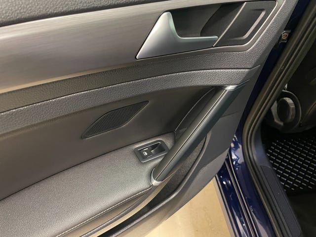WVWZZZAUZKW904674 2018 VOLKSWAGEN GOLF-3