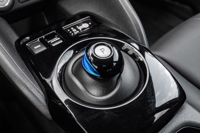 2021 NISSAN LEAF - 18