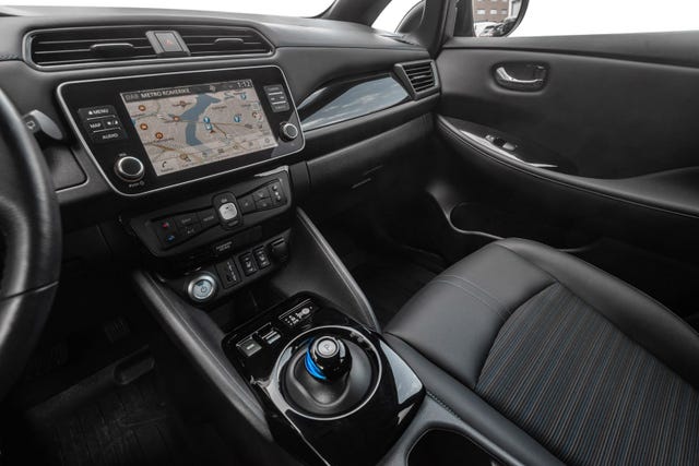 2021 NISSAN LEAF - 17