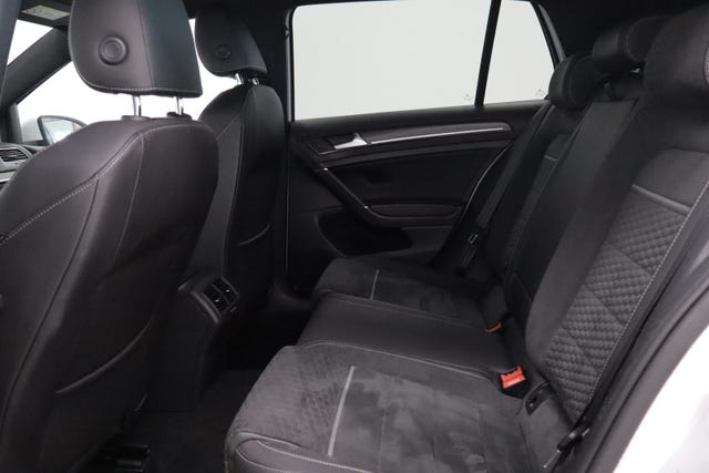 2018 VOLKSWAGEN GOLF - 24