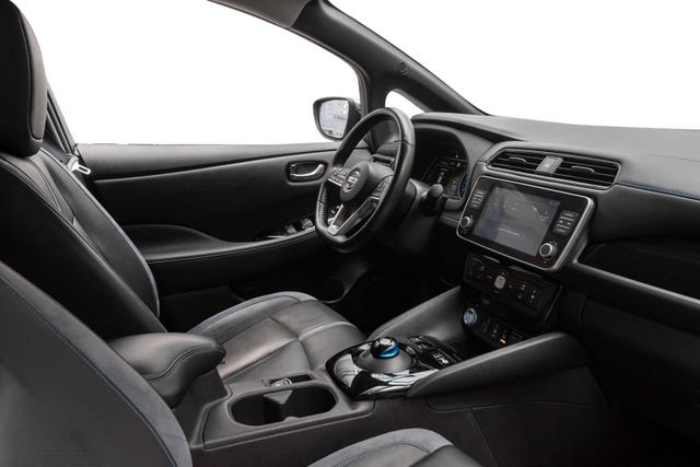 2021 NISSAN LEAF - 24