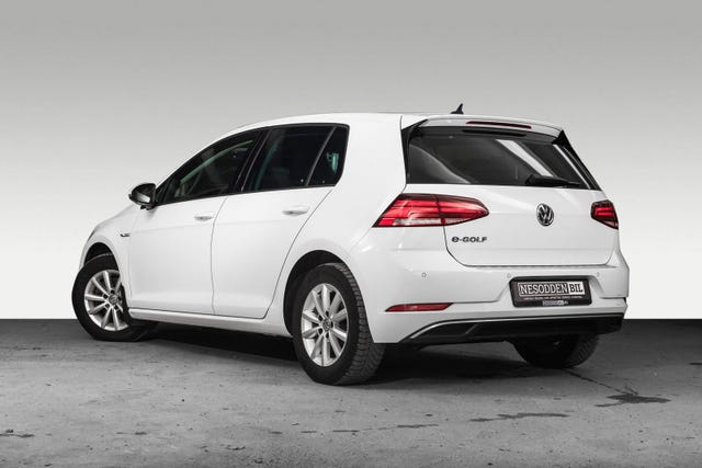 WVWZZZAUZJ8908309 2018 VOLKSWAGEN GOLF-4