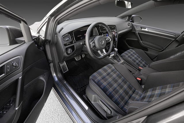 2018 VOLKSWAGEN GOLF - 24