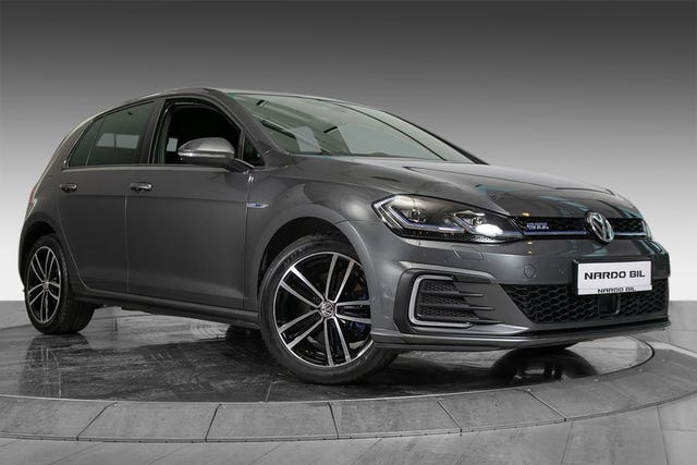 WVWZZZAUZJW805727 2018 VOLKSWAGEN GOLF-1