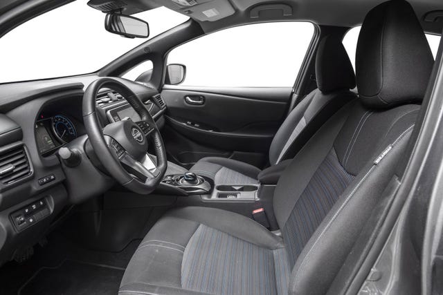2022 NISSAN LEAF - 10