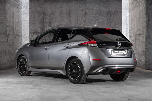2022 NISSAN LEAF - 9