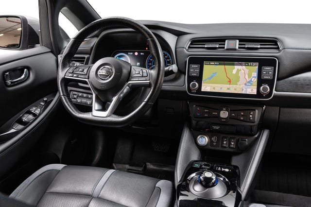 2021 NISSAN LEAF - 21