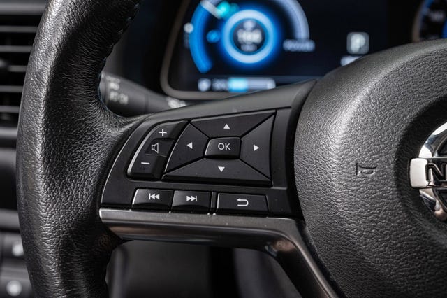 2021 NISSAN LEAF - 11