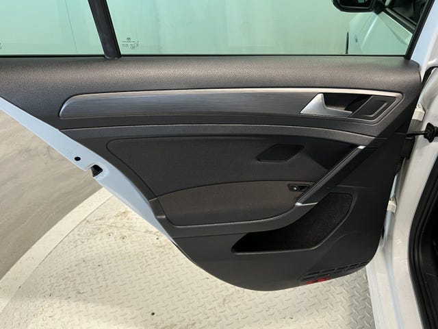 2018 VOLKSWAGEN GOLF - 39