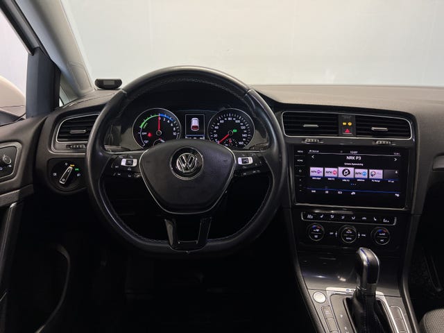 2018 VOLKSWAGEN GOLF - 18