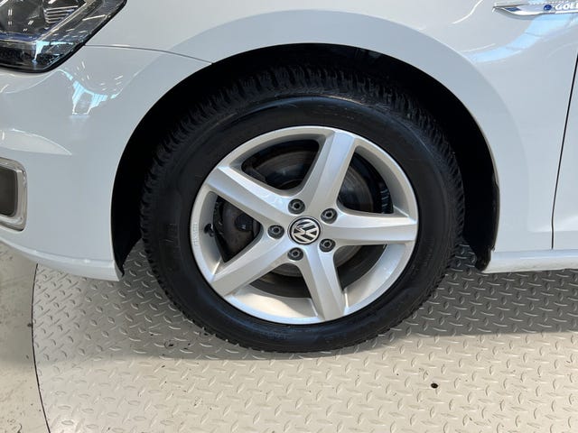 2018 VOLKSWAGEN GOLF - 9