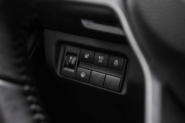 2022 NISSAN LEAF - 17