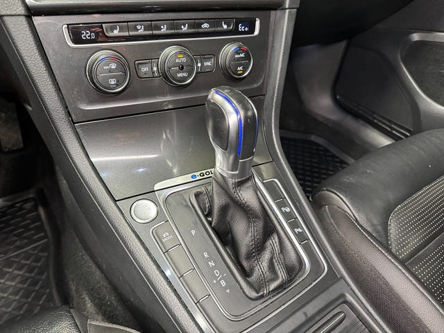 2018 VOLKSWAGEN GOLF - 16
