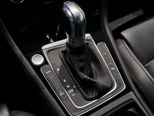 2018 VOLKSWAGEN GOLF - 28