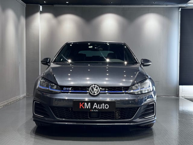 WVWZZZAUZJW805578 2018 VOLKSWAGEN GOLF-1