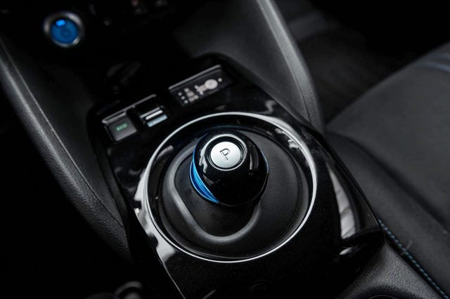 2018 NISSAN LEAF - 16