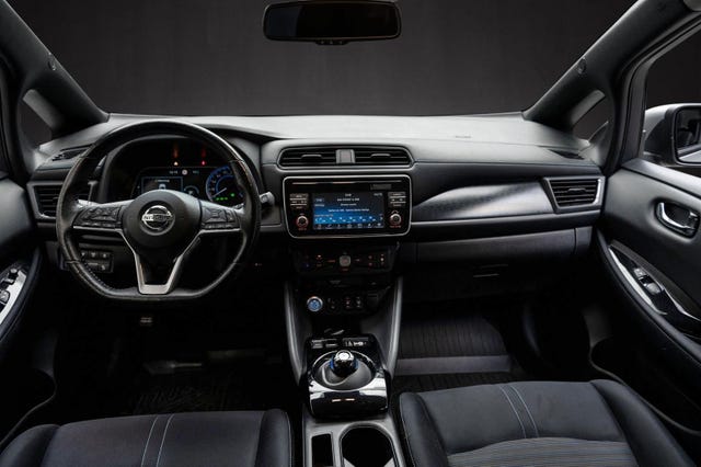 2018 NISSAN LEAF - 18