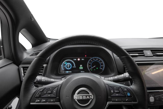 2022 NISSAN LEAF - 9