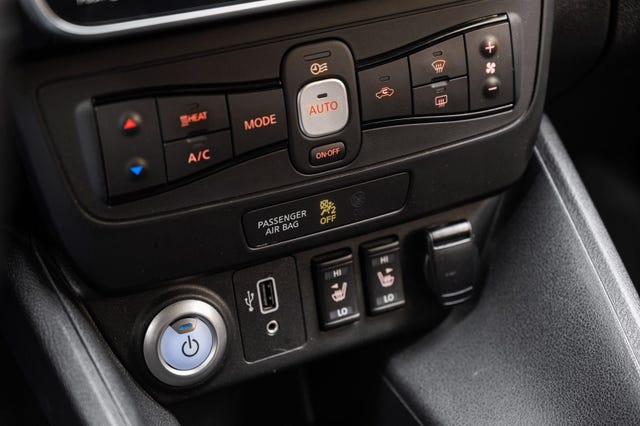 2021 NISSAN LEAF - 17