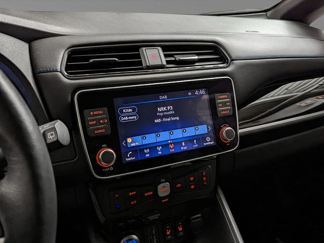 2021 NISSAN LEAF - 24