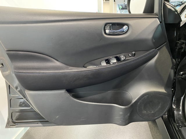 2018 NISSAN LEAF - 15