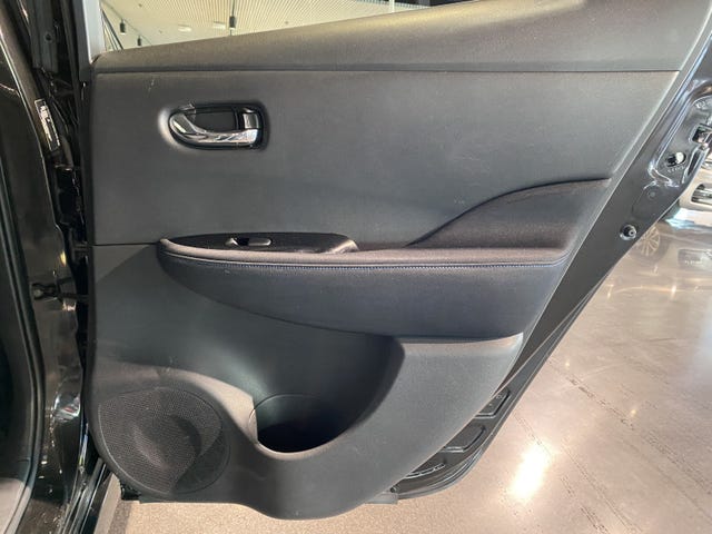 2018 NISSAN LEAF - 11