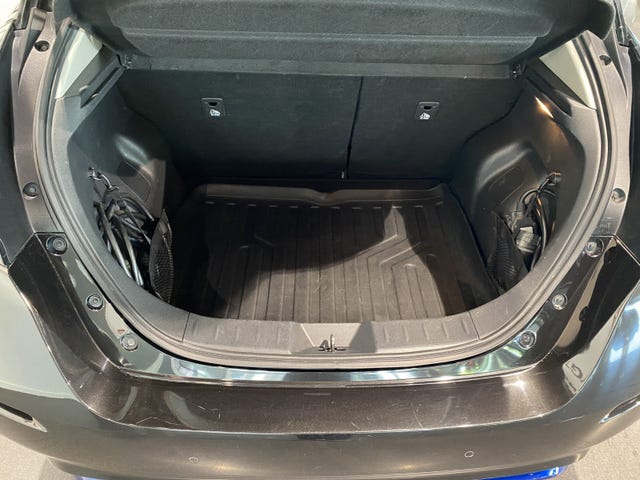 2018 NISSAN LEAF - 12