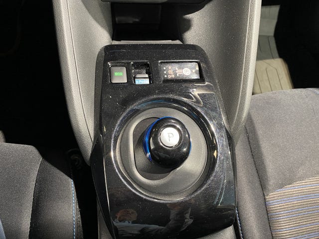 2018 NISSAN LEAF - 25