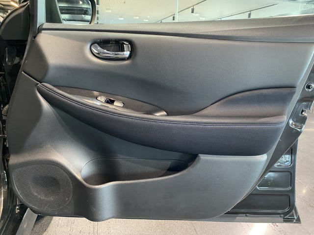 2018 NISSAN LEAF - 9