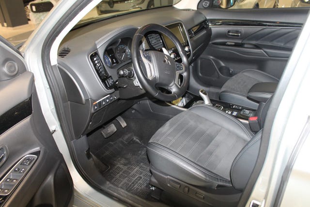 2020 MITSUBISHI OUTLANDER - 17
