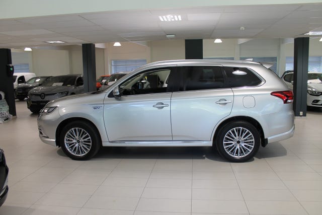 JMBXDGG3WLZ041645 2020 MITSUBISHI OUTLANDER-2