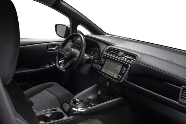 2022 NISSAN LEAF - 25