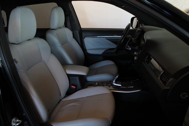 2020 MITSUBISHI OUTLANDER - 9