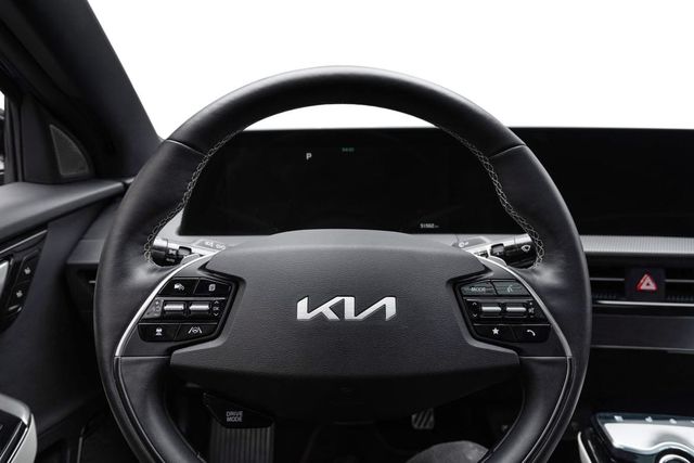 2022 KIA EV6 - 16